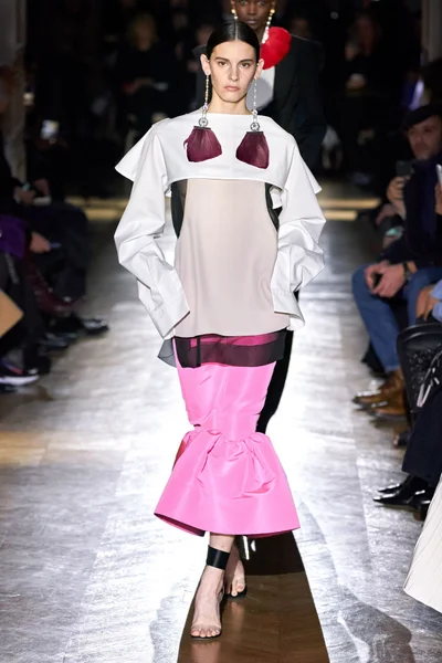 Look 11
